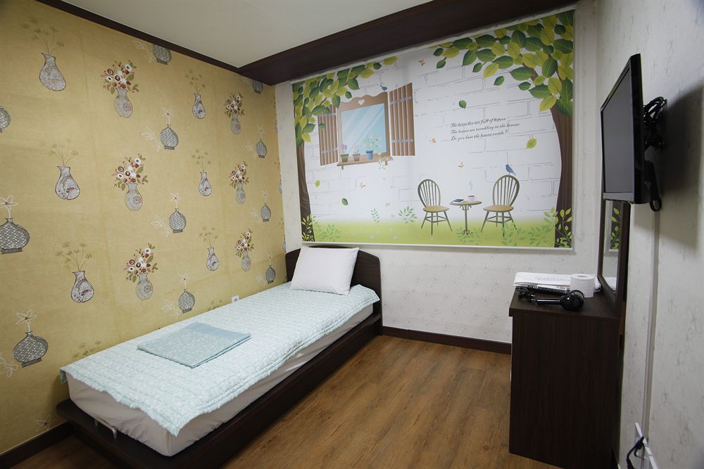 Jongnowon Hostel Seoul Exterior photo